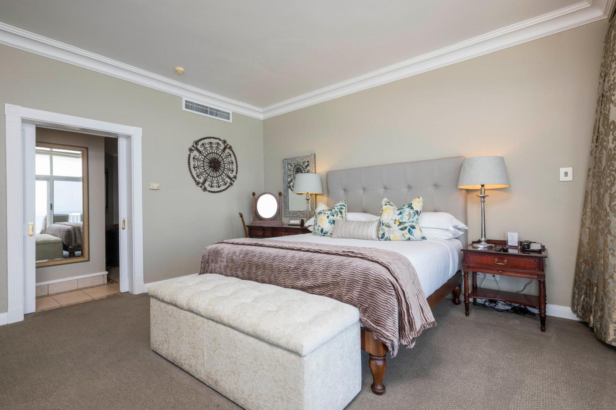 דורבן Beverly Hills מראה חיצוני תמונה A bedroom at the Cape Heritage