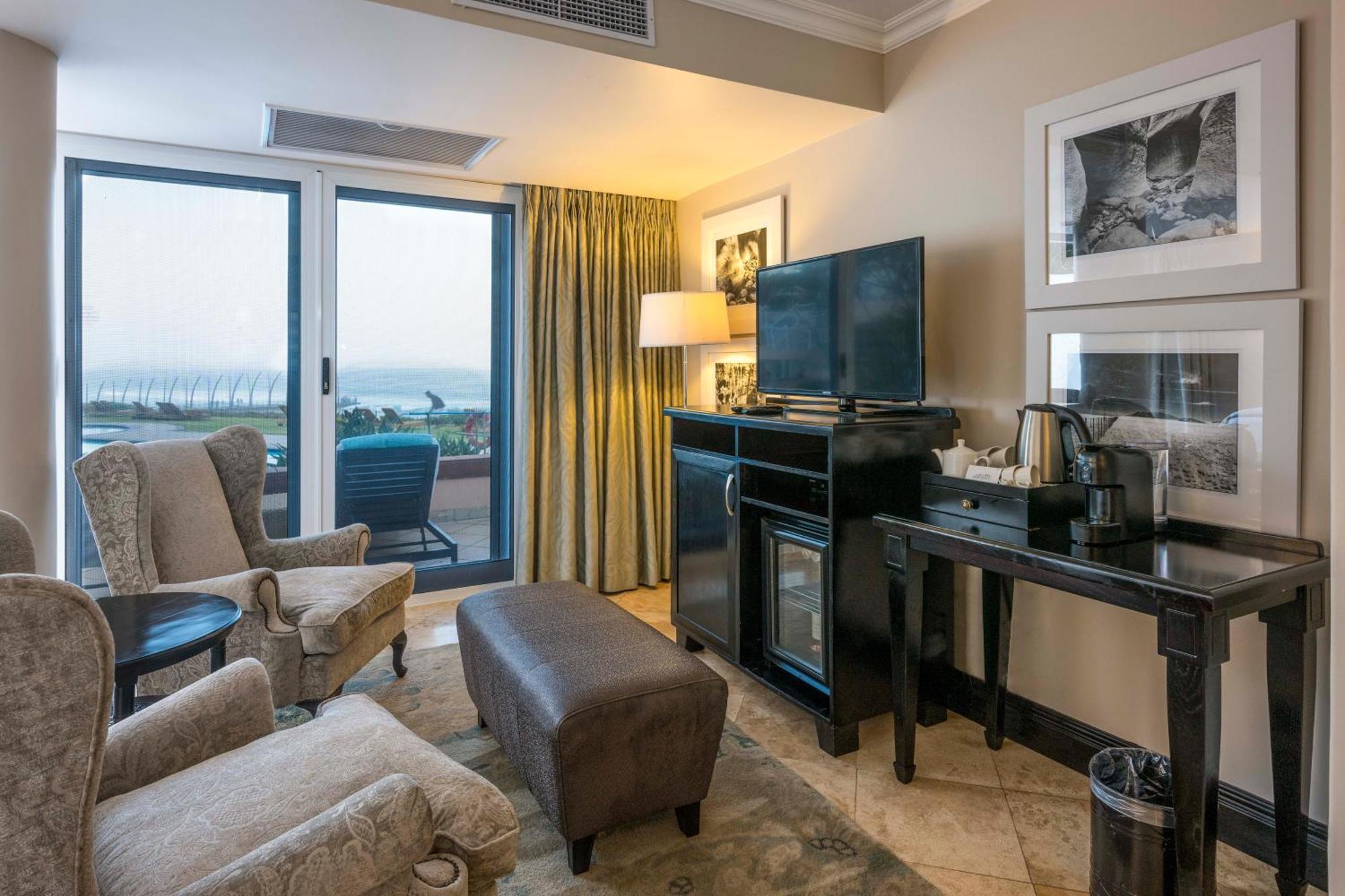 דורבן Beverly Hills מראה חיצוני תמונה A suite at the InterContinental