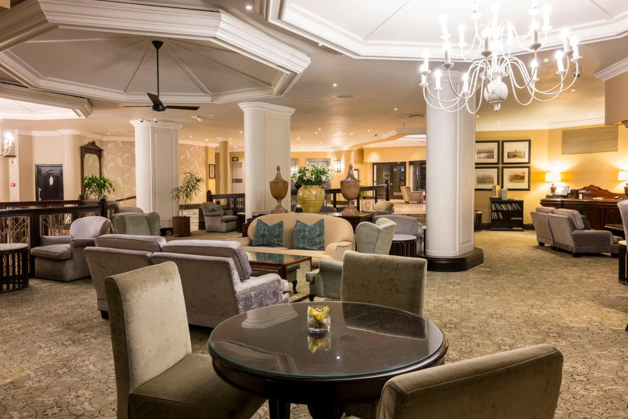 דורבן Beverly Hills מראה חיצוני תמונה The interior of the hotel